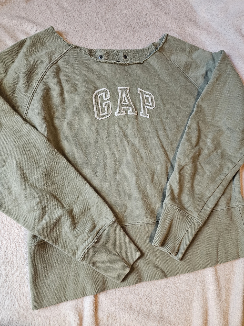 Vintage GAP Olive Green Cropped Sweatshirt | RGAP Olive Crewneck with White Logo